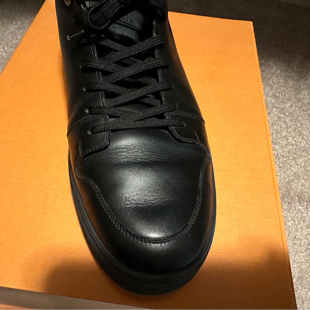 Men’s Louis Vuitton black sneakers - Picture 1 of 10